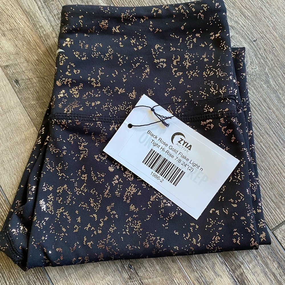Zyia Black Rose Gold Fleck Light and Tight leggings - Picture 4 of 4